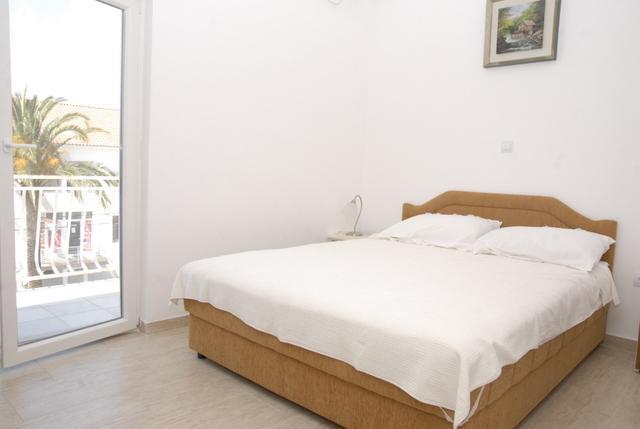 Apartments Dosljak Tivat Exterior photo